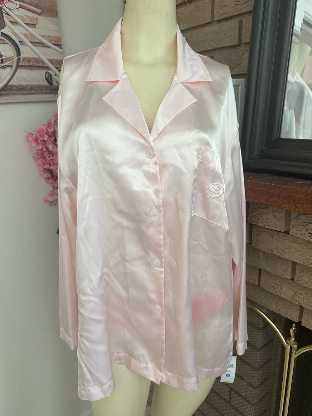 Oscar de la Renta Pink Blush Satin Embroidered sleep shirt